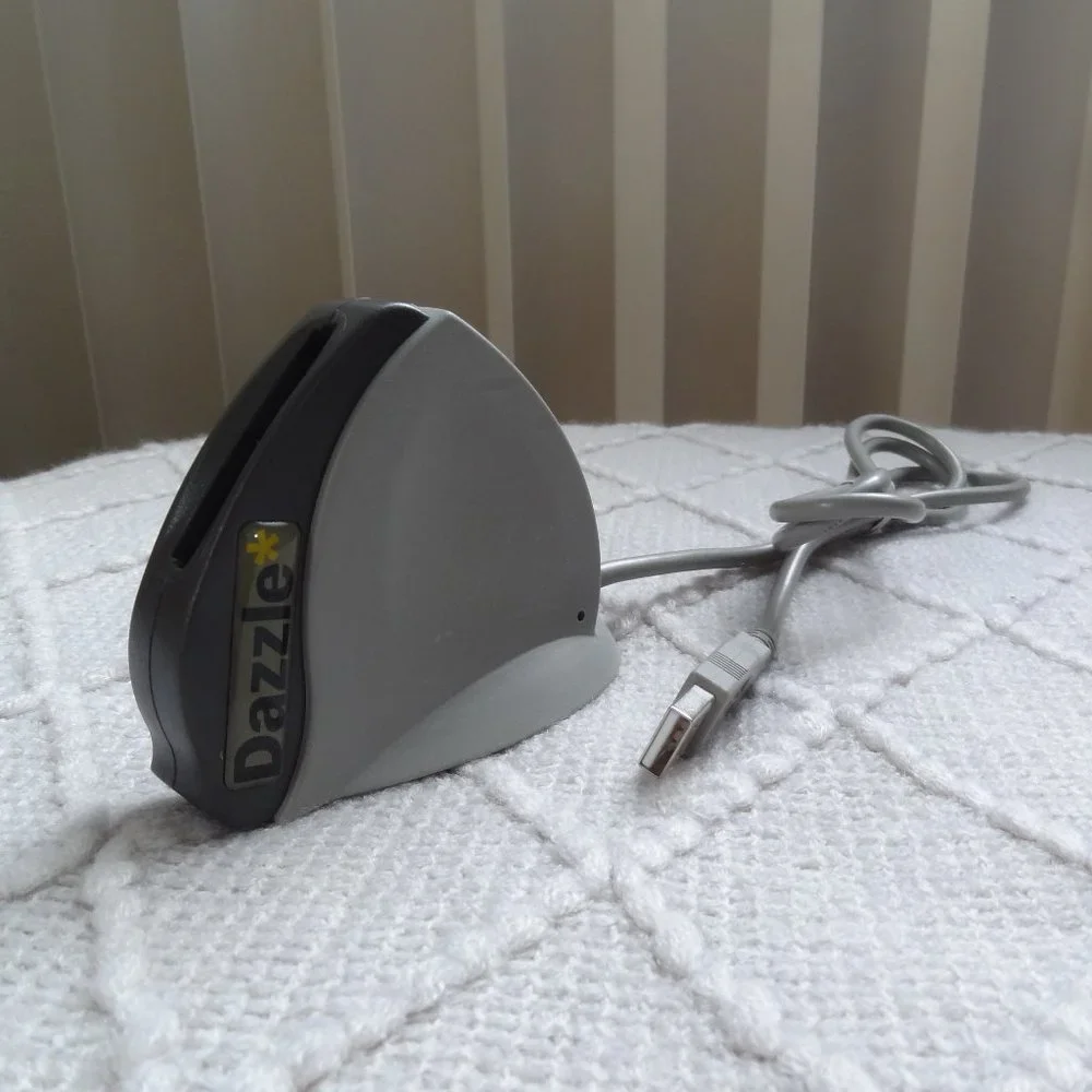 DAZZLE ~ Compact Flash ~ Reader / Writer ~ USB